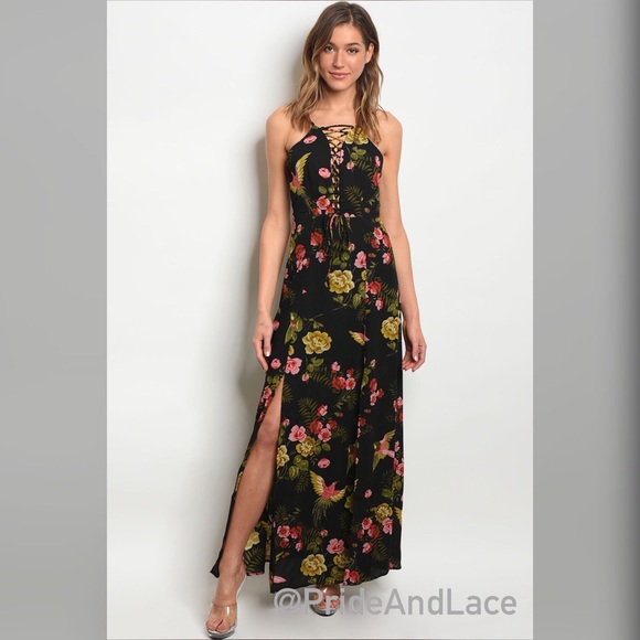 Dresses & Skirts - LAST 1 🌺Black Floral Maxi Dress🌺